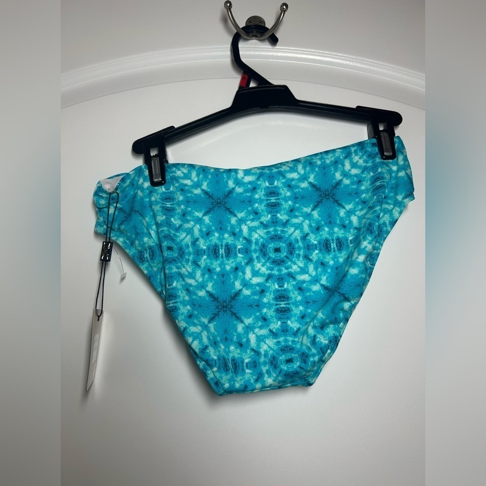 Nip Tuck Blue and White Tye Dye Bikini Bottom size USA 6 - Picture 2 of 6